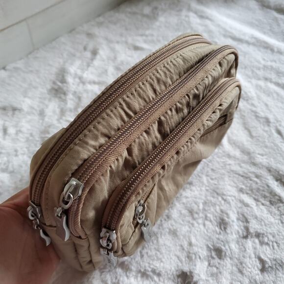 Baggallini Triple Zip Bagg - Picture 4 of 11